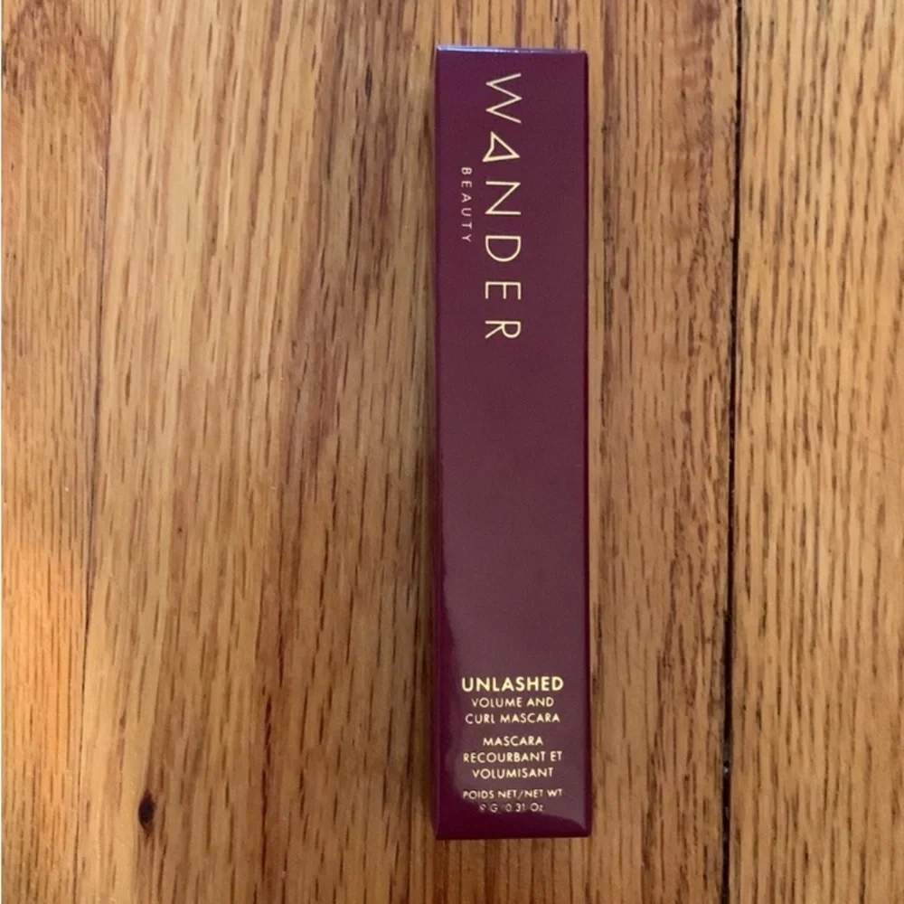 🎉HP🎉 NWT WANDER BEAUTY AWARD WINNING UNLASHED VOLUME & CURL MASCARA Sealed Box - Picture 4 of 5